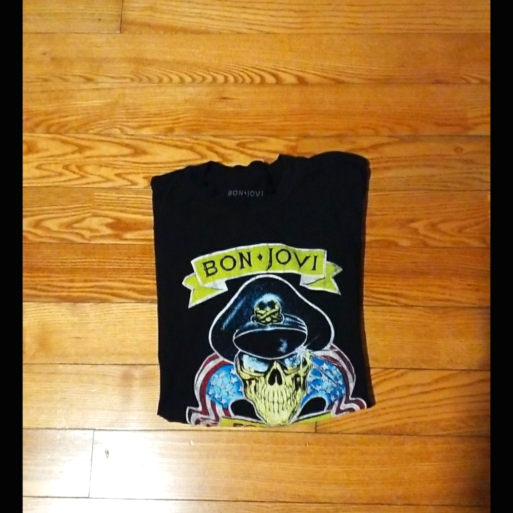 📓BON JOVI TSHIRT SIZE L
